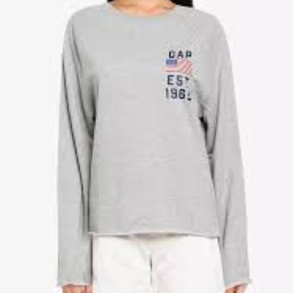Gap - Logo Raw Edge Vintage Crewneck Sweatshirt 688273 | Medium | Heathered Gray - Picture 13 of 16